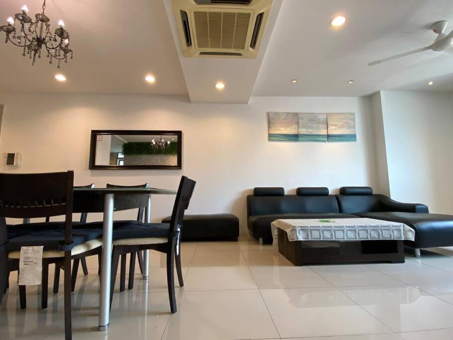 Spacious 2Room+2B*pool+gym*5mins-Time square&LaLaport Kuala Lumpur Exterior foto