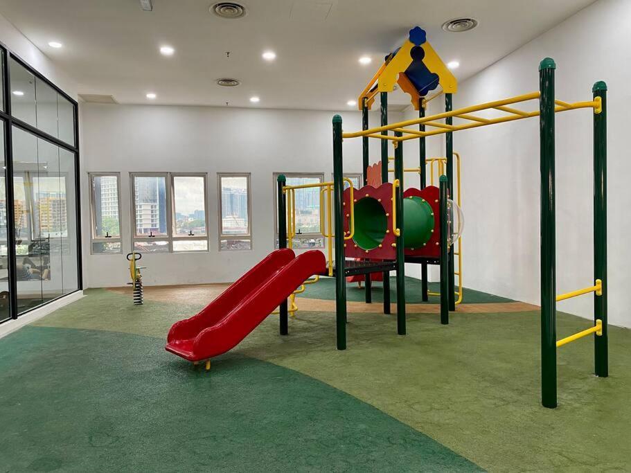 Spacious 2Room+2B*pool+gym*5mins-Time square&LaLaport Kuala Lumpur Exterior foto