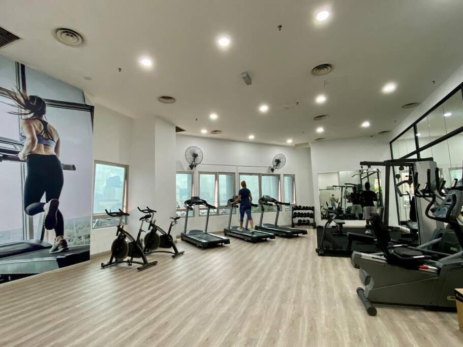 Spacious 2Room+2B*pool+gym*5mins-Time square&LaLaport Kuala Lumpur Exterior foto