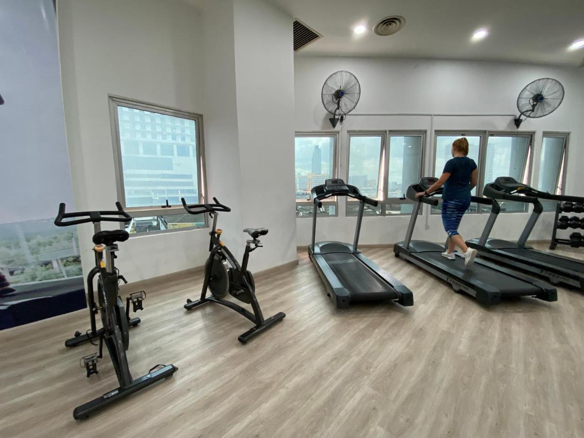 Spacious 2Room+2B*pool+gym*5mins-Time square&LaLaport Kuala Lumpur Exterior foto